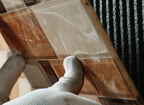 Mengapa HEMC yang dimodifikasi meningkatkan kualitas perekat ubin di sektor konstruksi Brasil