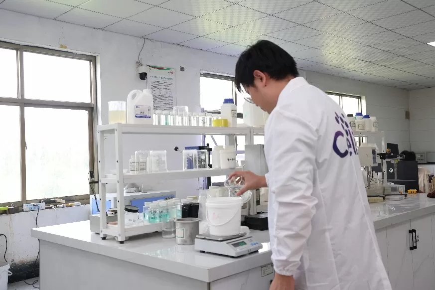 Pengujian konsistensi Celix HEC dalam formulasi cat berbasis air Pengujian konsistensi Celix HEC dalam formulasi cat berbasis air